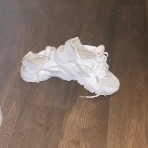 White Nike Hurraches
